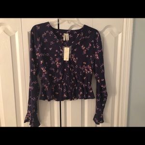Cute, Trendy Top (med) NWT